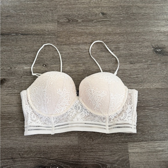 Victoria's Secret Other - Victoria's Secret Lace Bralette in Cream